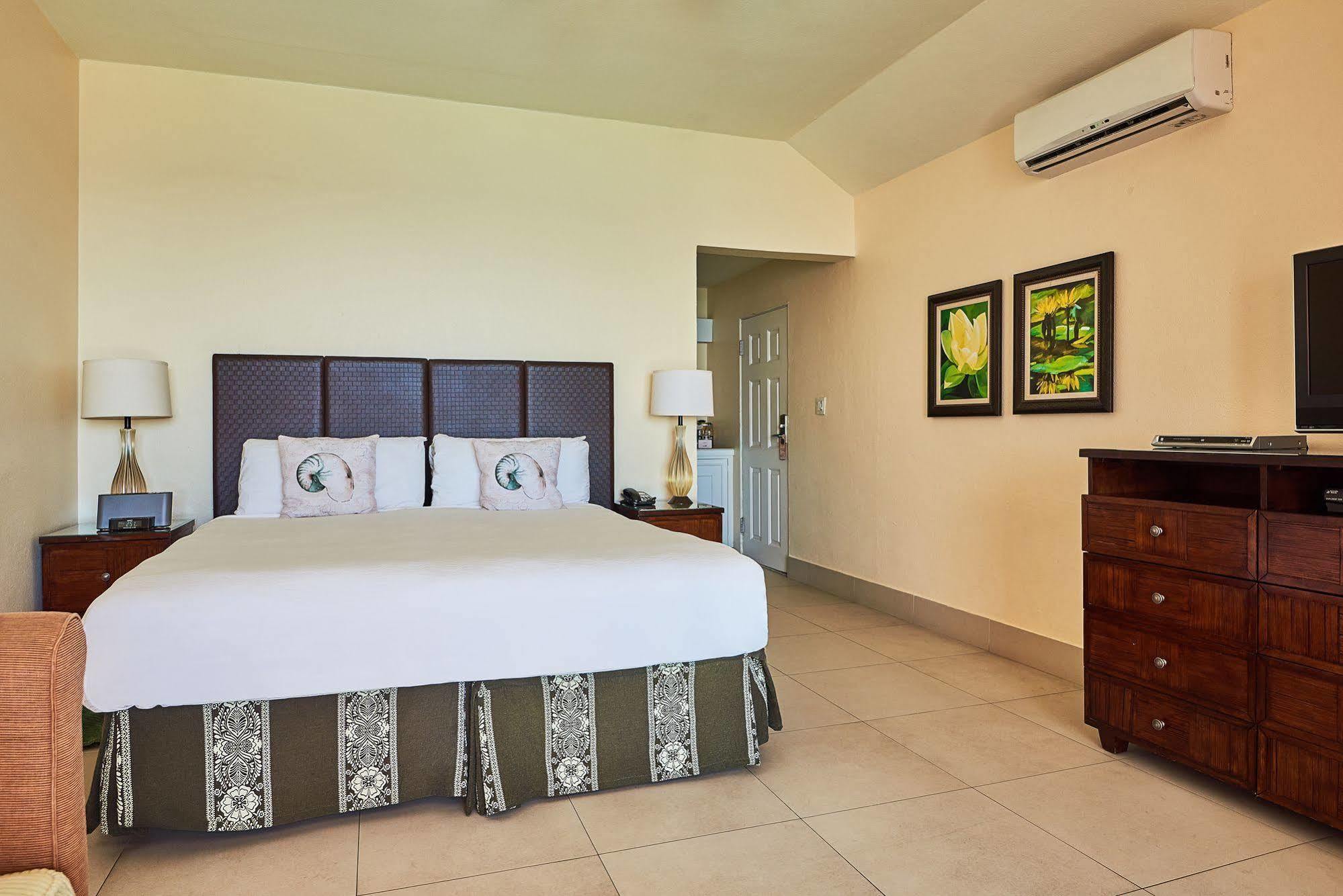 The Reefs Resort And Club Southampton Экстерьер фото